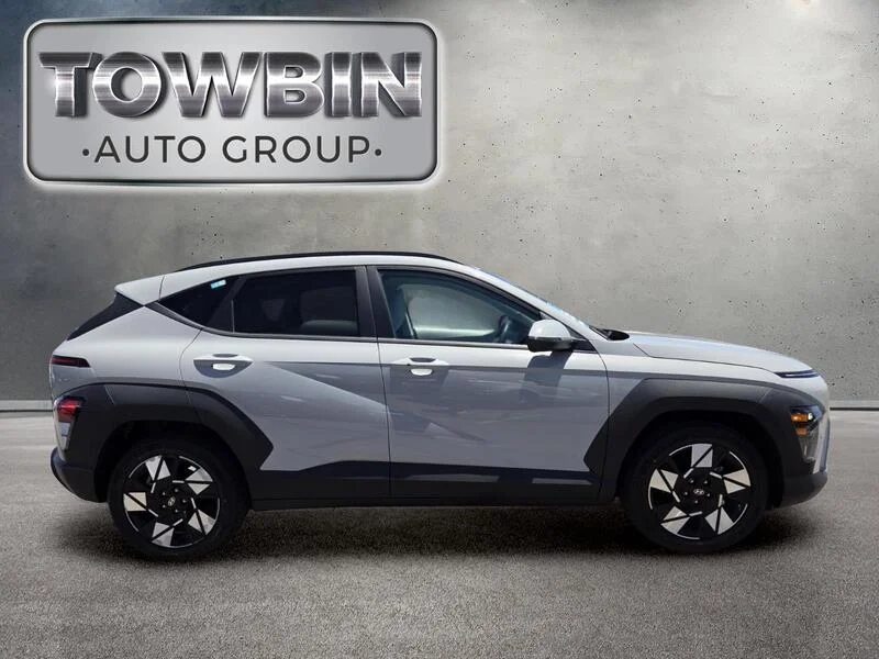 Used 2024 Cyber Gray Metallic HYUNDAI SEL FWD image 3