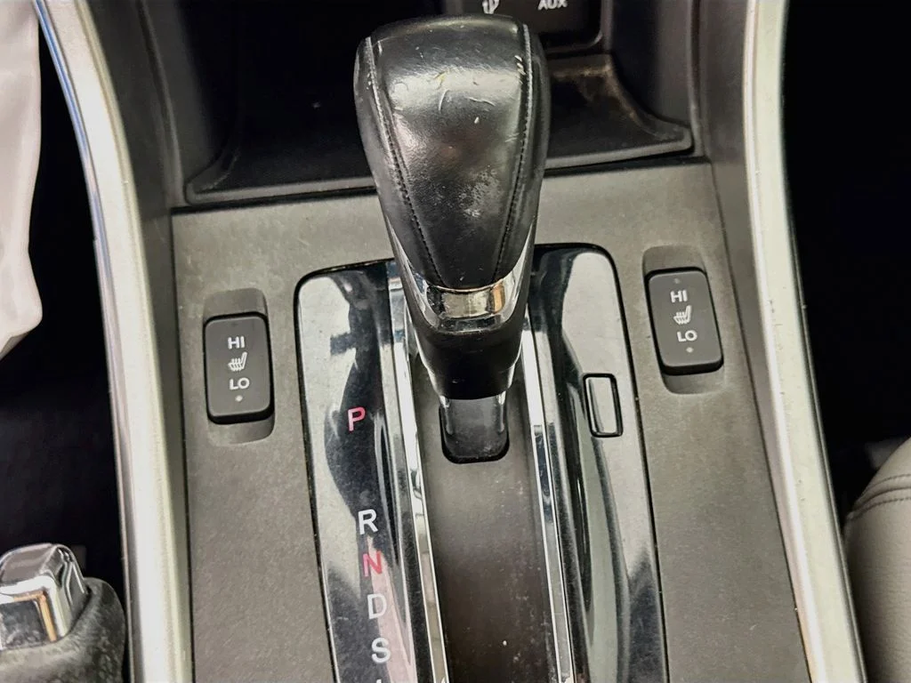 Used 2014 Silver Honda EX-L image 20