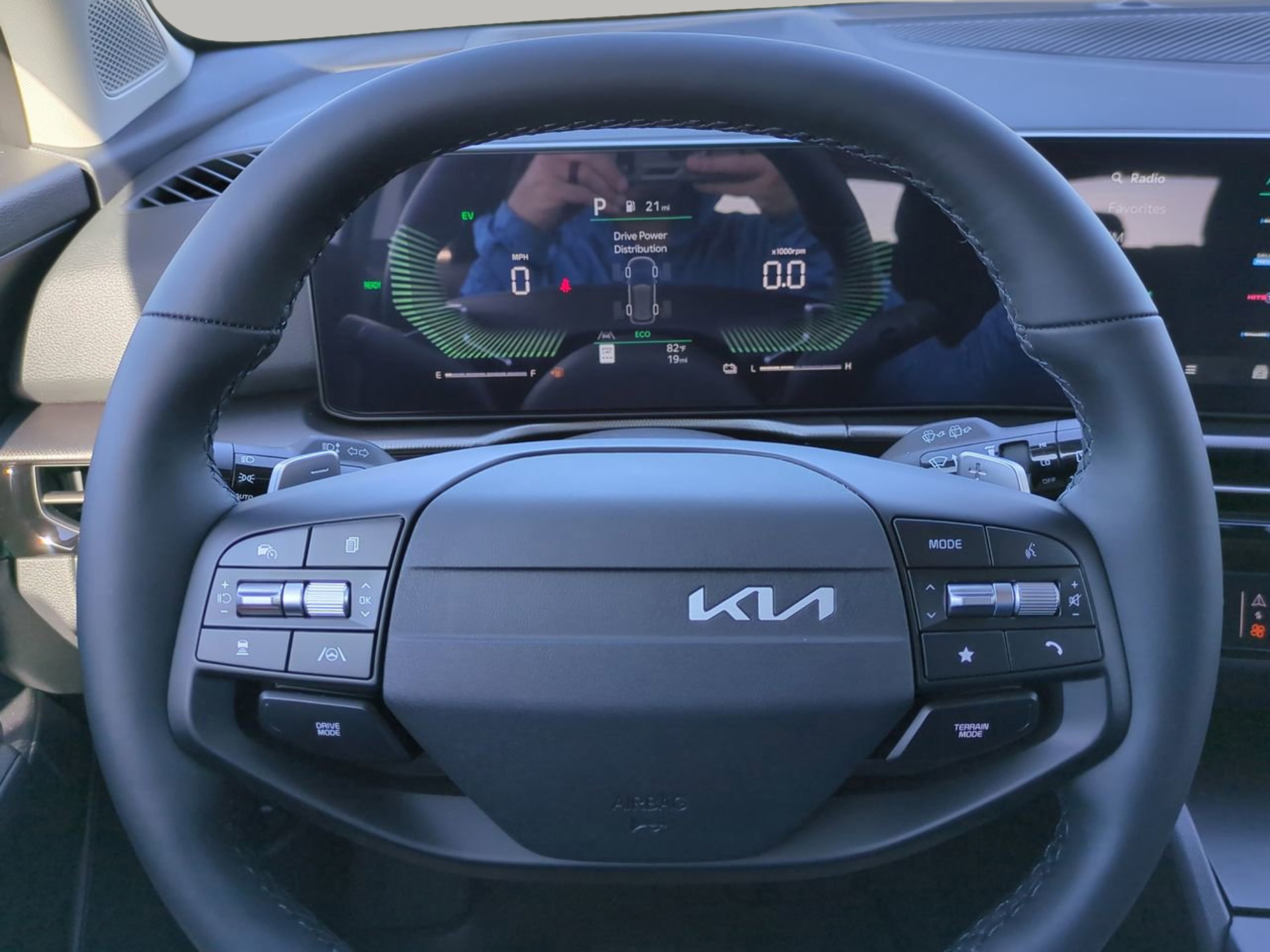New 2026 Snow White Pearl Kia S image 29