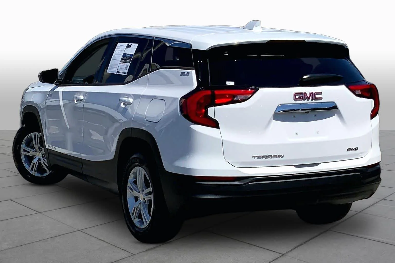 Used 2019 Summit White GMC SLE image 12