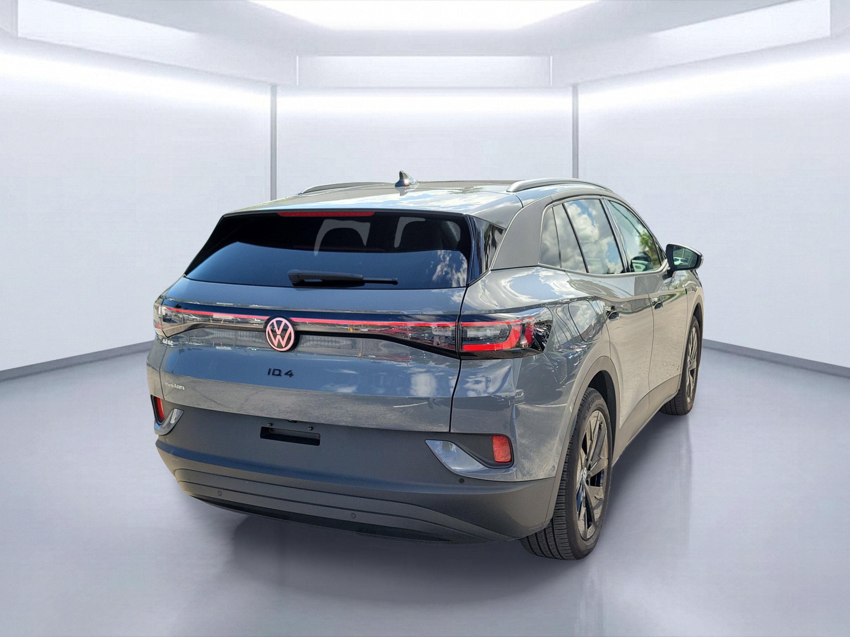Used 2025 Gray Volkswagen Pro S image 4