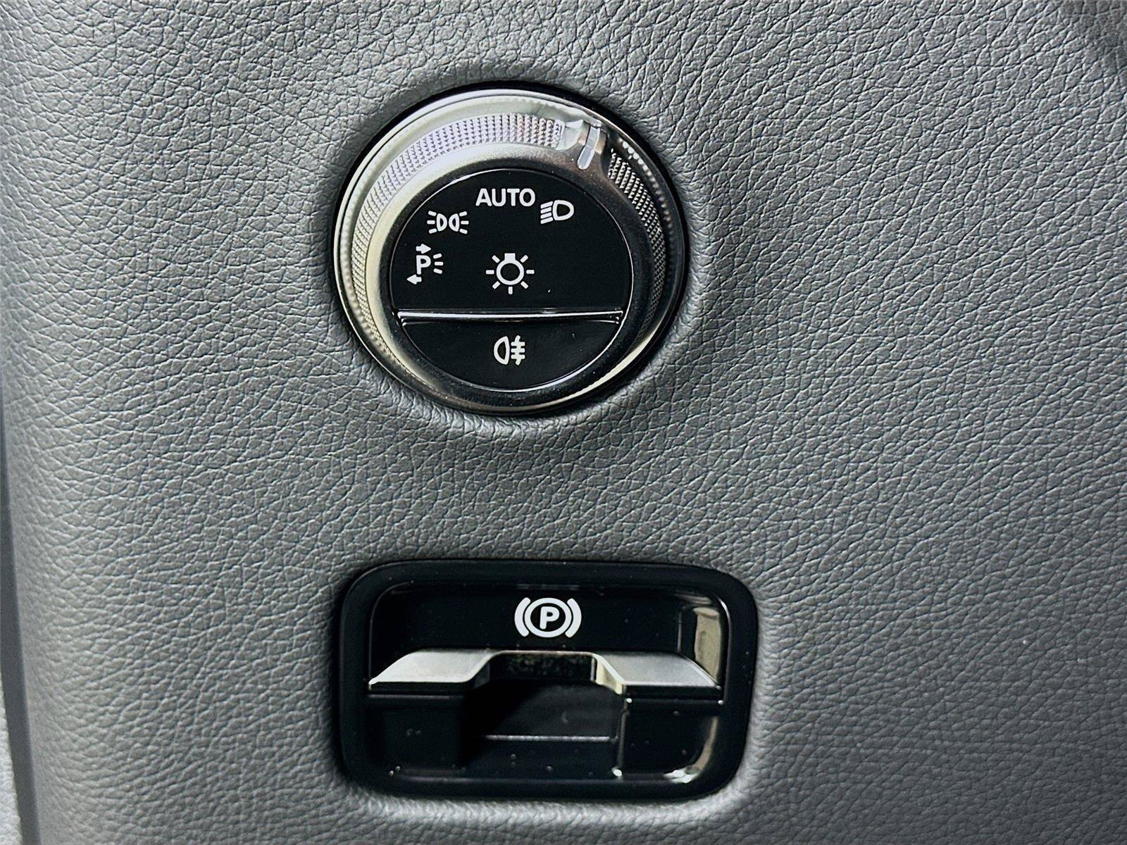 Used 2026 MANUFAKTUR Alpine Grey Mercedes-Benz GLC 300 image 10