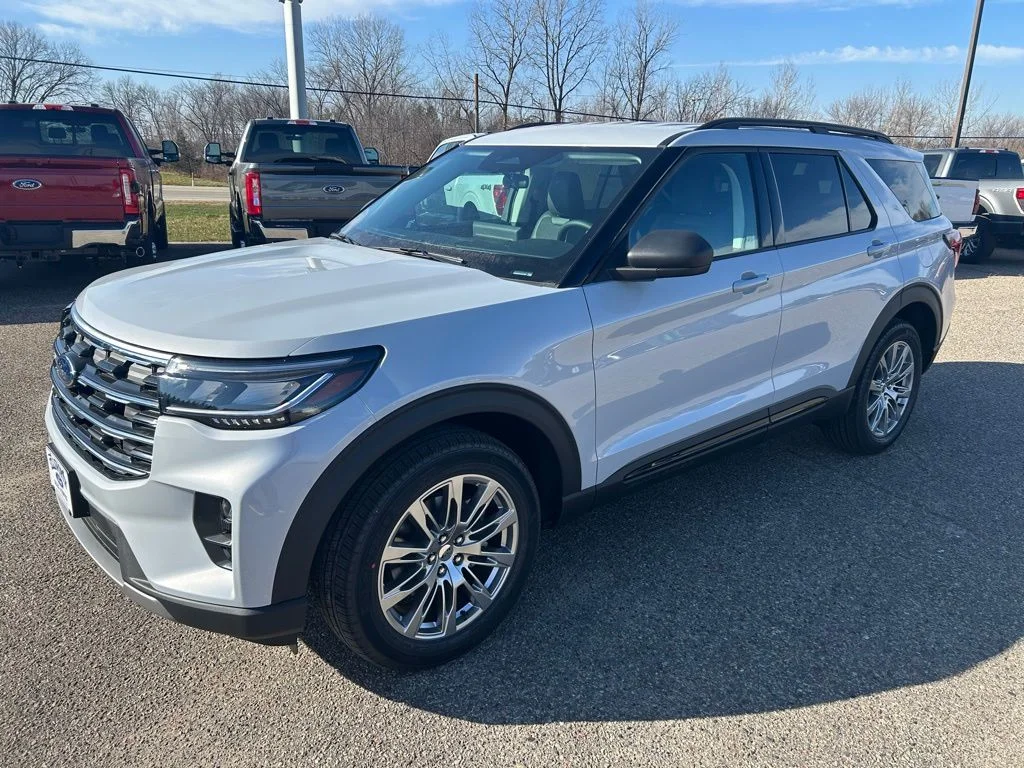 New 2026 Space White Metallic Ford Active image 3