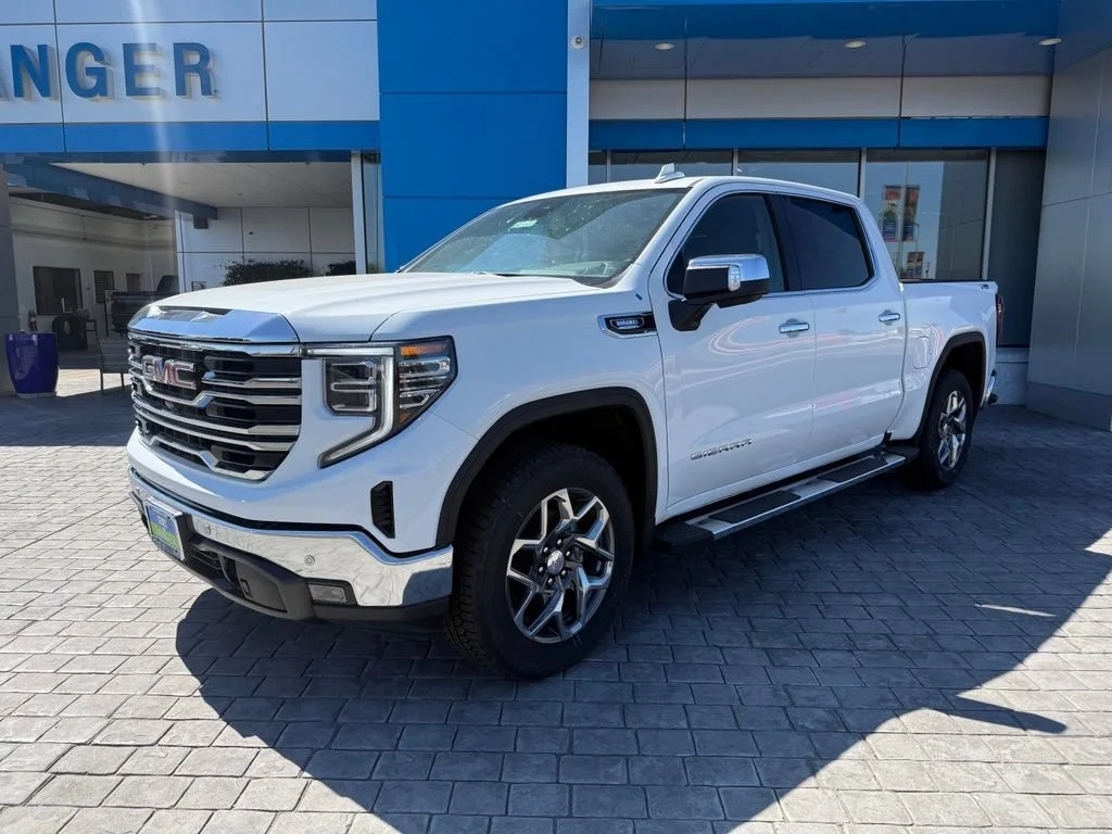 New 2026 Summit White GMC SLT image 4