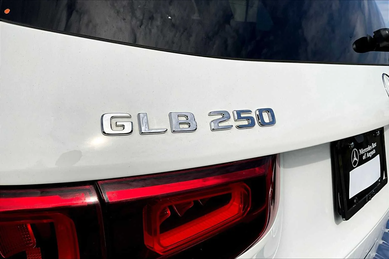 Used 2021 Polar White Mercedes-Benz GLB 250 image 10