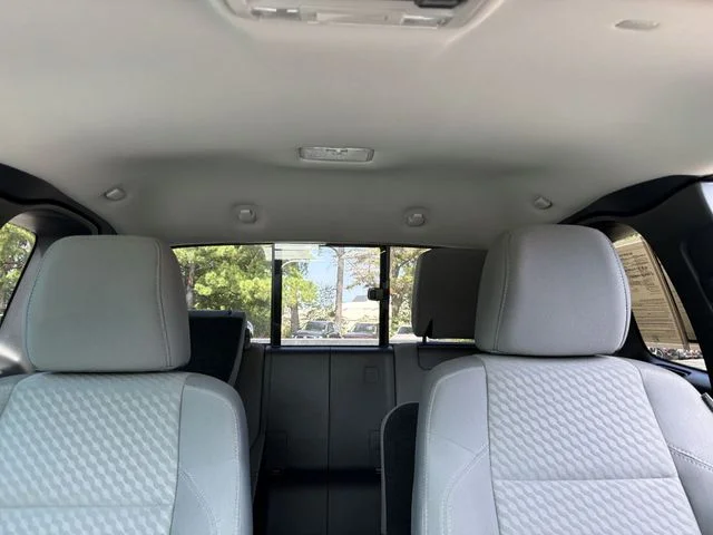 Used 2020 White Toyota SR5 image 22
