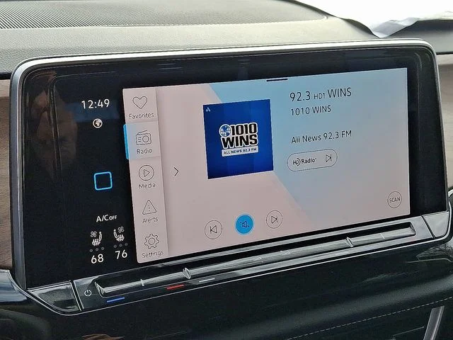 New 2026 Black Volkswagen 2.0T SE w/Technology image 12
