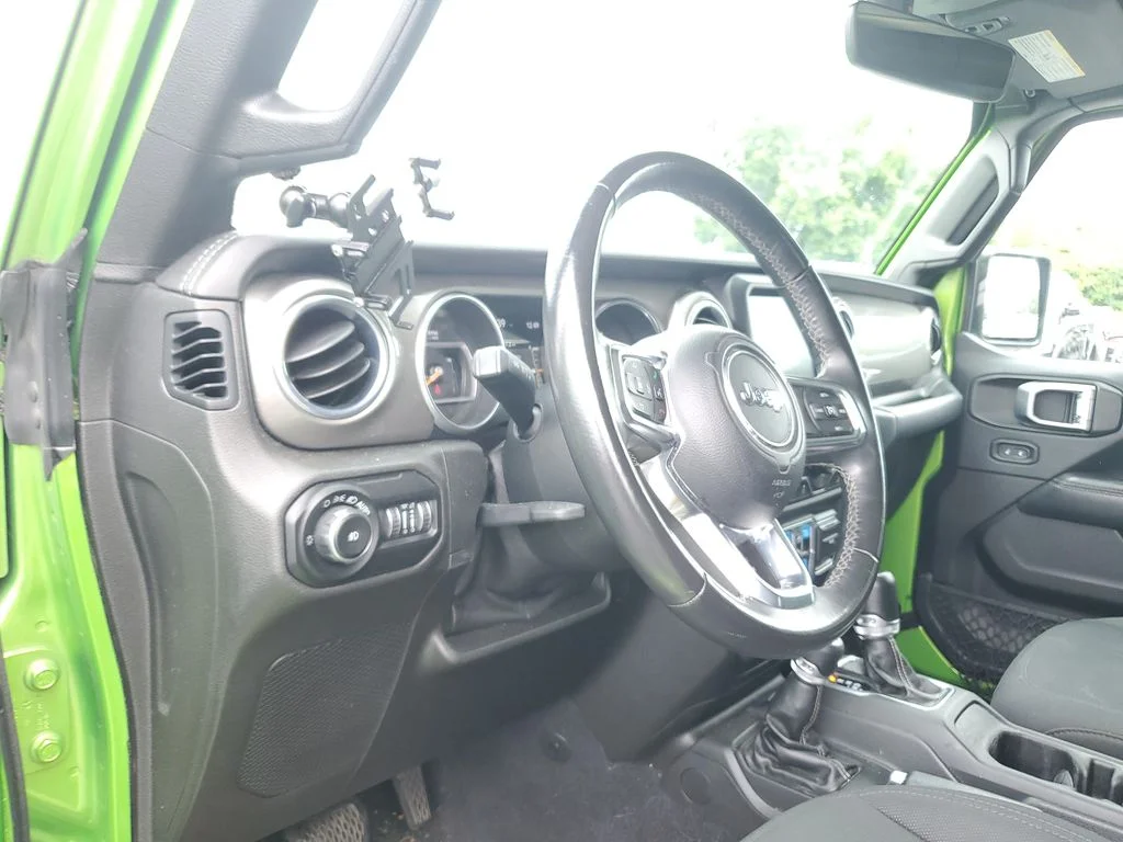 Used 2018 Green Jeep Unlimited Sahara image 17