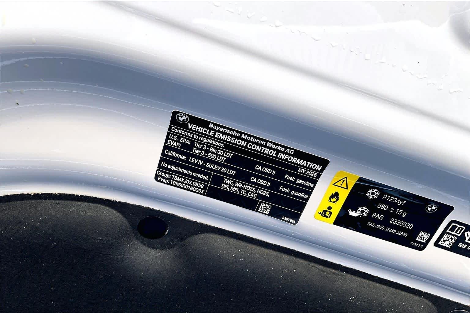 New 2026 Mineral White Metallic BMW xDrive40i image 17