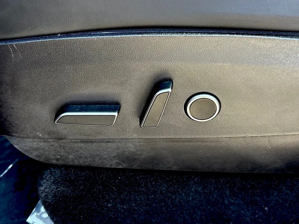 Used 2022  Tesla Performance image 11
