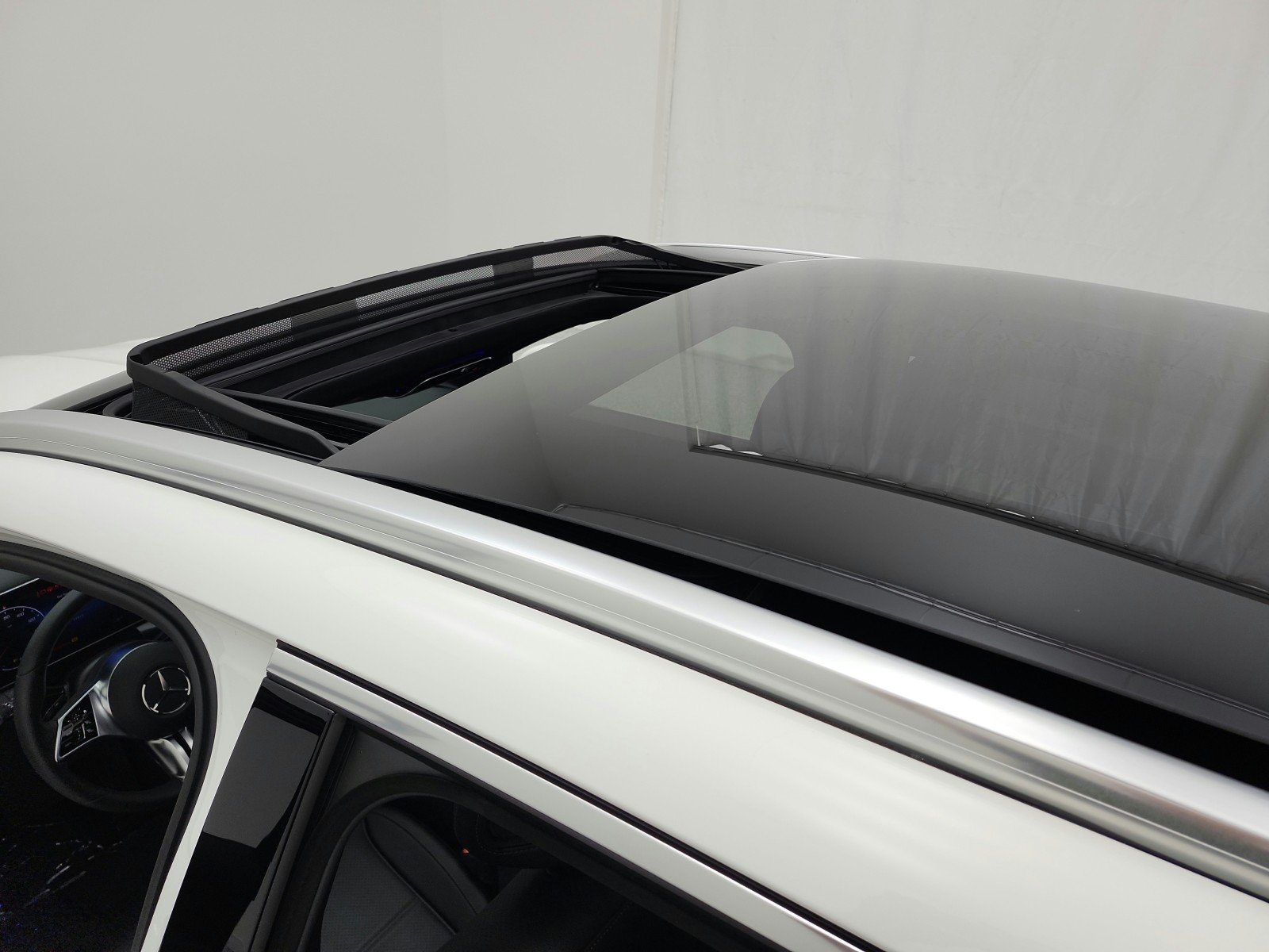 Used 2025 Polar White Mercedes-Benz GLC 350e 4MATIC® SUV image 11