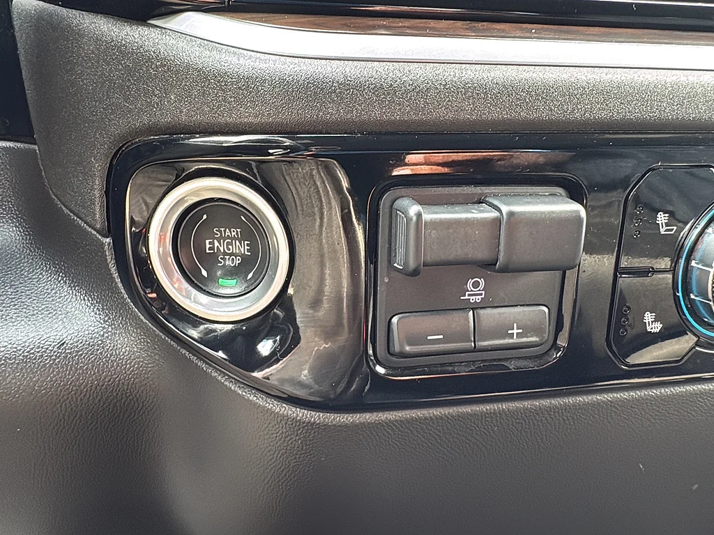 Used 2025 Titanium Rush Metallic GMC SLT image 25