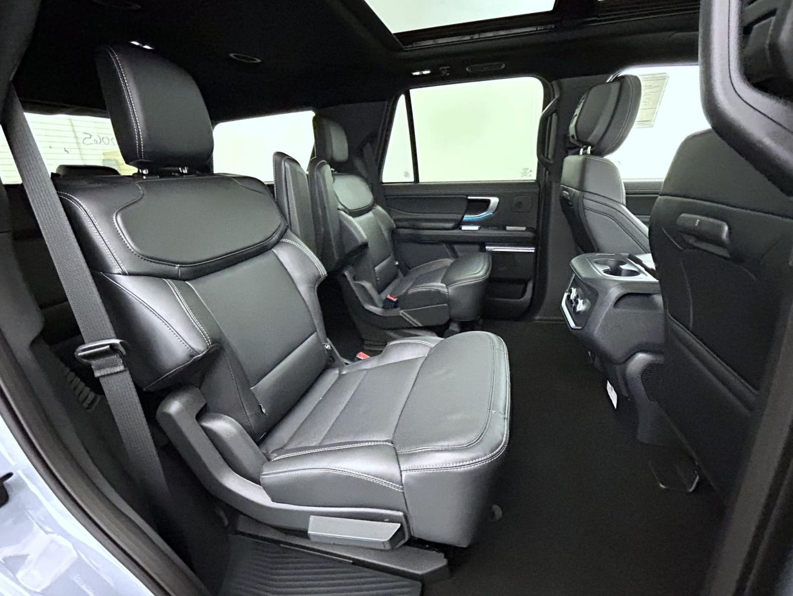 New 2027 Glacier Gray Metallic Tri-Coat Ford Platinum image 19