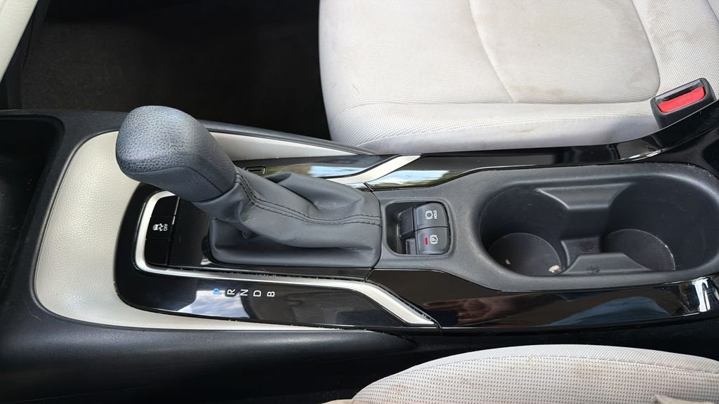 Used 2022 Gray Toyota LE image 17