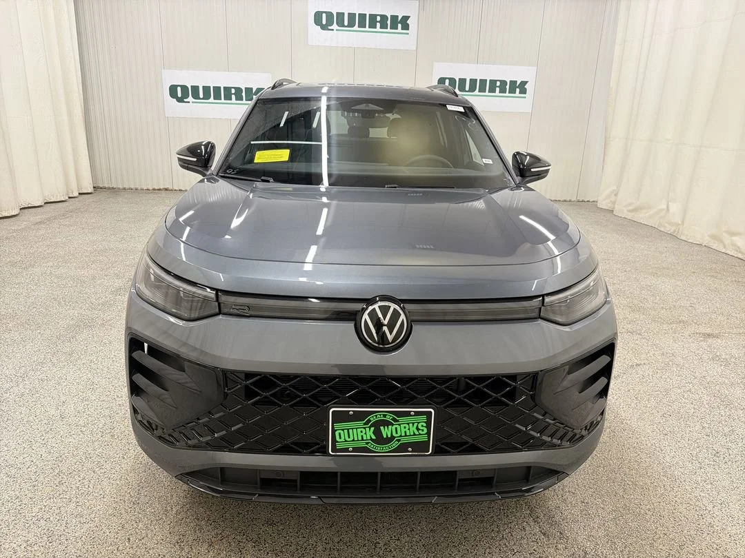 New 2026 Platinum Gray Metallic Volkswagen SE R-Line Black image 2
