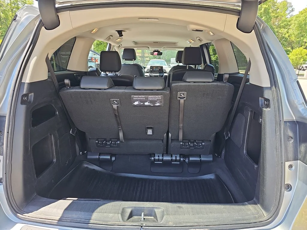 Used 2025  Honda EX-L image 12