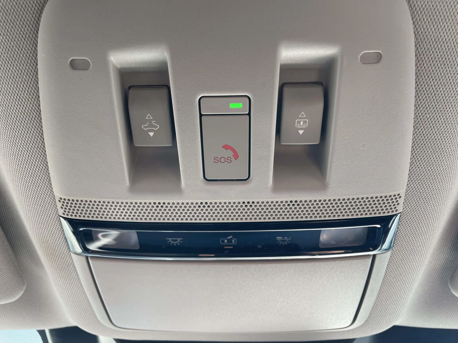 Used 2025 Everest White Pearl Tricoat Nissan Platinum image 24