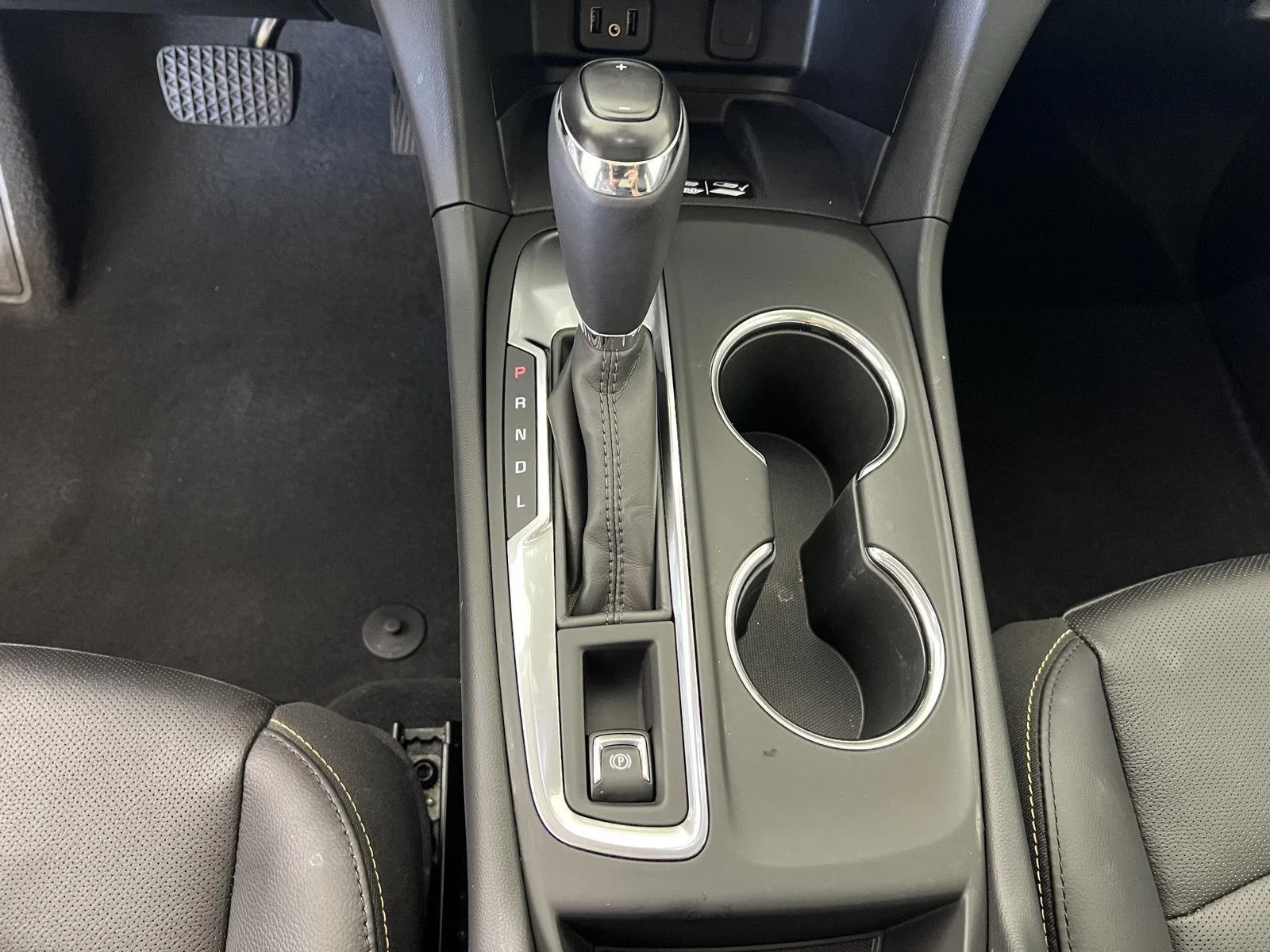 Used 2018 CAJUN RED TINTCOAT Chevrolet Premier image 18