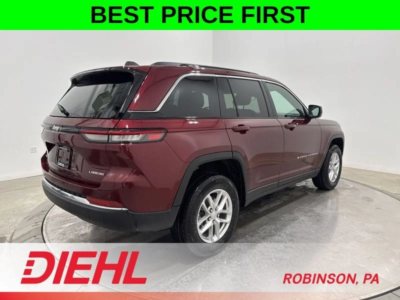 New 2026 Velvet Red Pearl-Coat Exterior Paint Jeep Laredo X image 7
