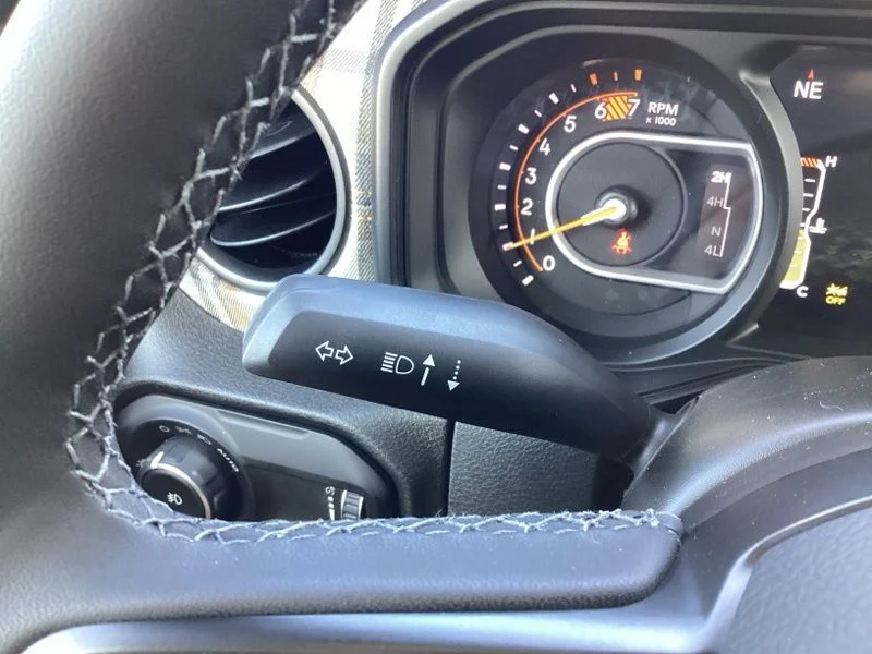 New 2026 Granite Crystal Metallic Clear-Coat Exterior Paint Jeep 85th Anniversary Edition image 33