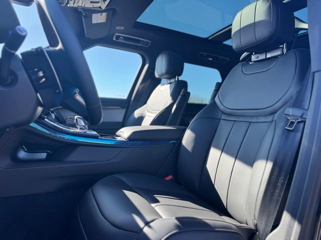 New 2026 Carpathian Grey Land Rover SE image 14