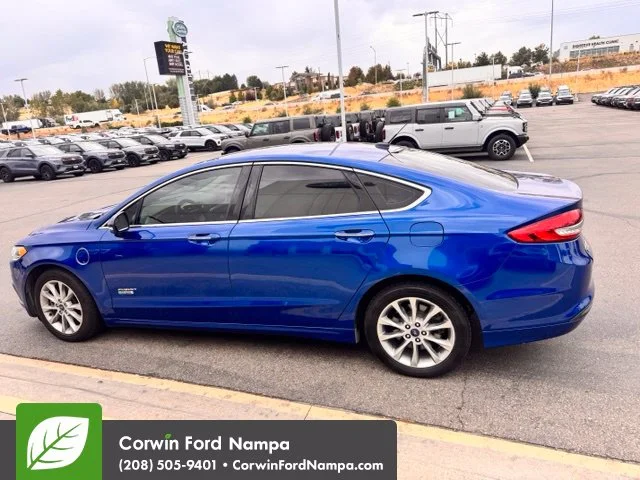 Used 2018 Blue Ford SE Luxury image 5