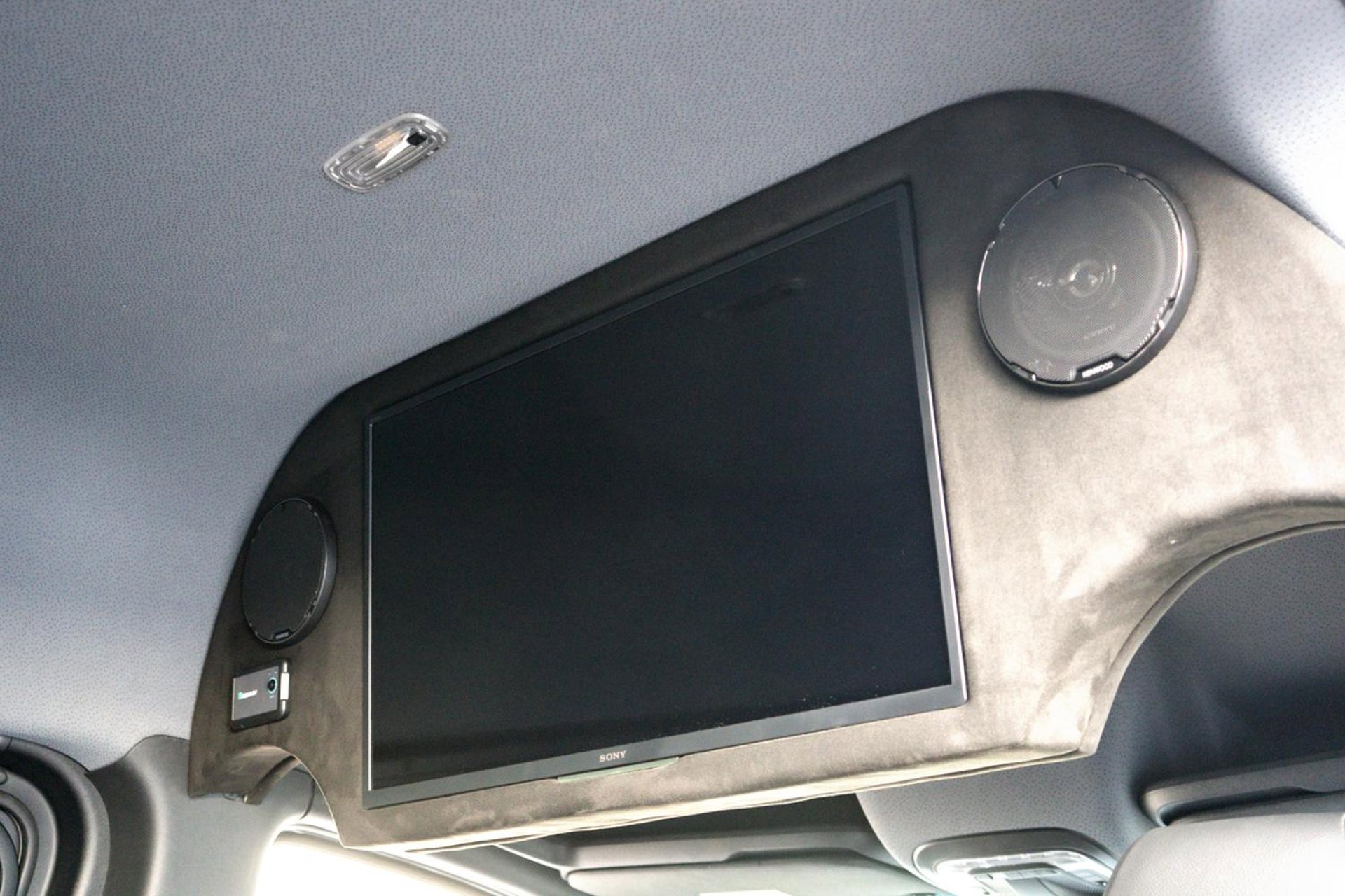 New 2025 high-tech silver metallic Mercedes-Benz Passenger 144 WB image 32
