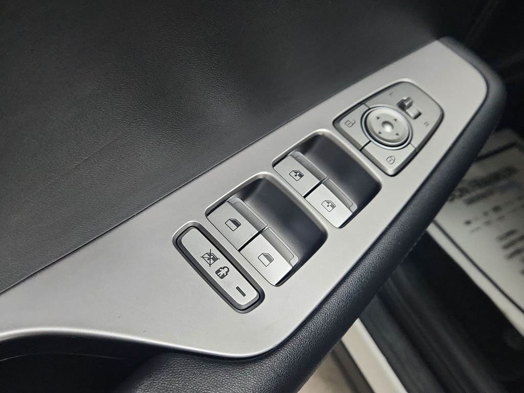 Used 2020 White Hyundai SEL image 17
