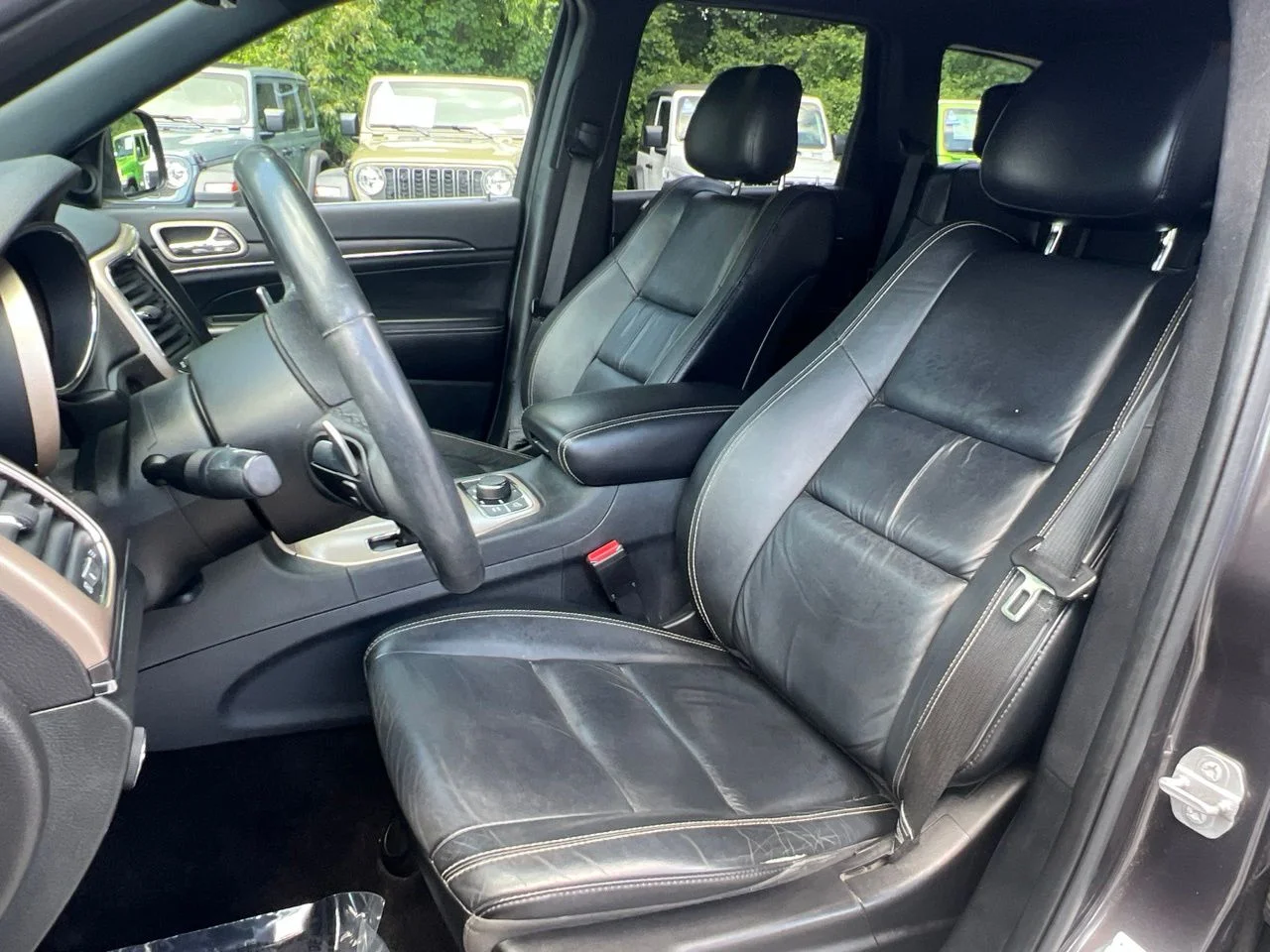 Used 2015 Gray Jeep Limited image 16