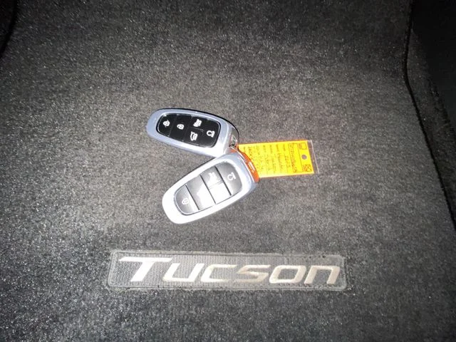 Used 2023 White Hyundai SEL Convenience image 30