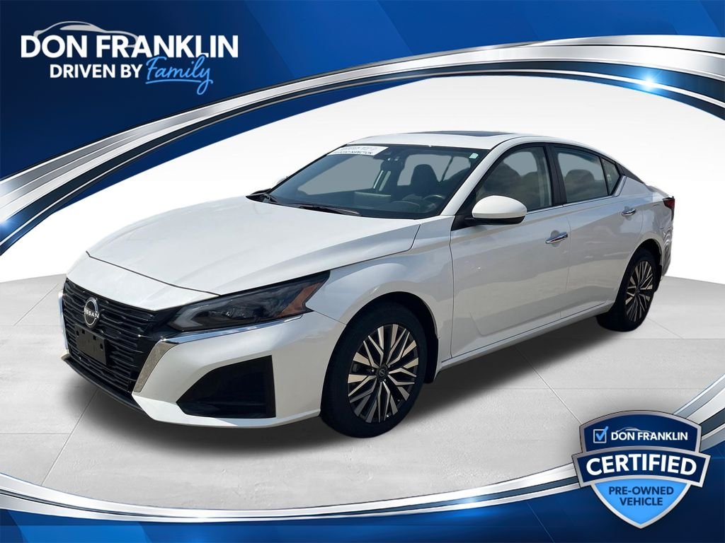 Used 2023 White Nissan 2.5 SV image 1