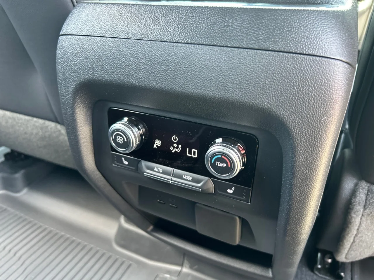 New 2026 Sterling Metallic GMC Elevation image 21