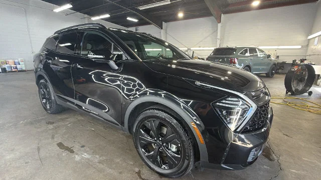 Certified Used 2025 Black Kia X-Line Prestige image 7