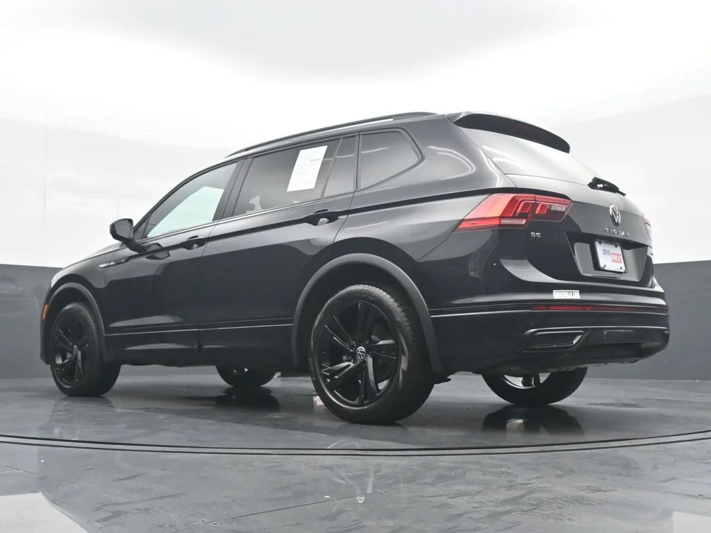 Used 2024 Black Volkswagen 2.0T SE R-Line Black image 28