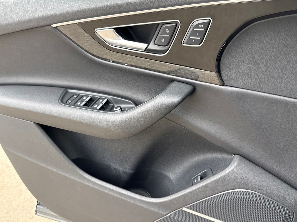 Used 2019 Galaxy Blue Metallic Audi 55 Prestige image 26