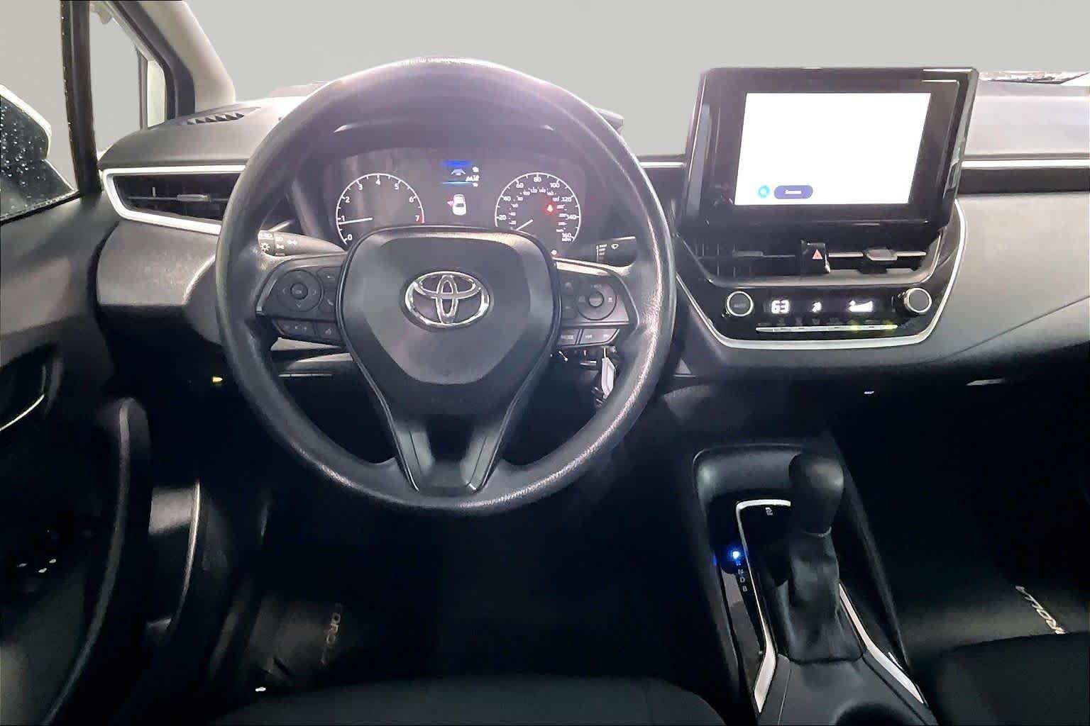 Used 2025 Ice Cap Toyota LE image 6