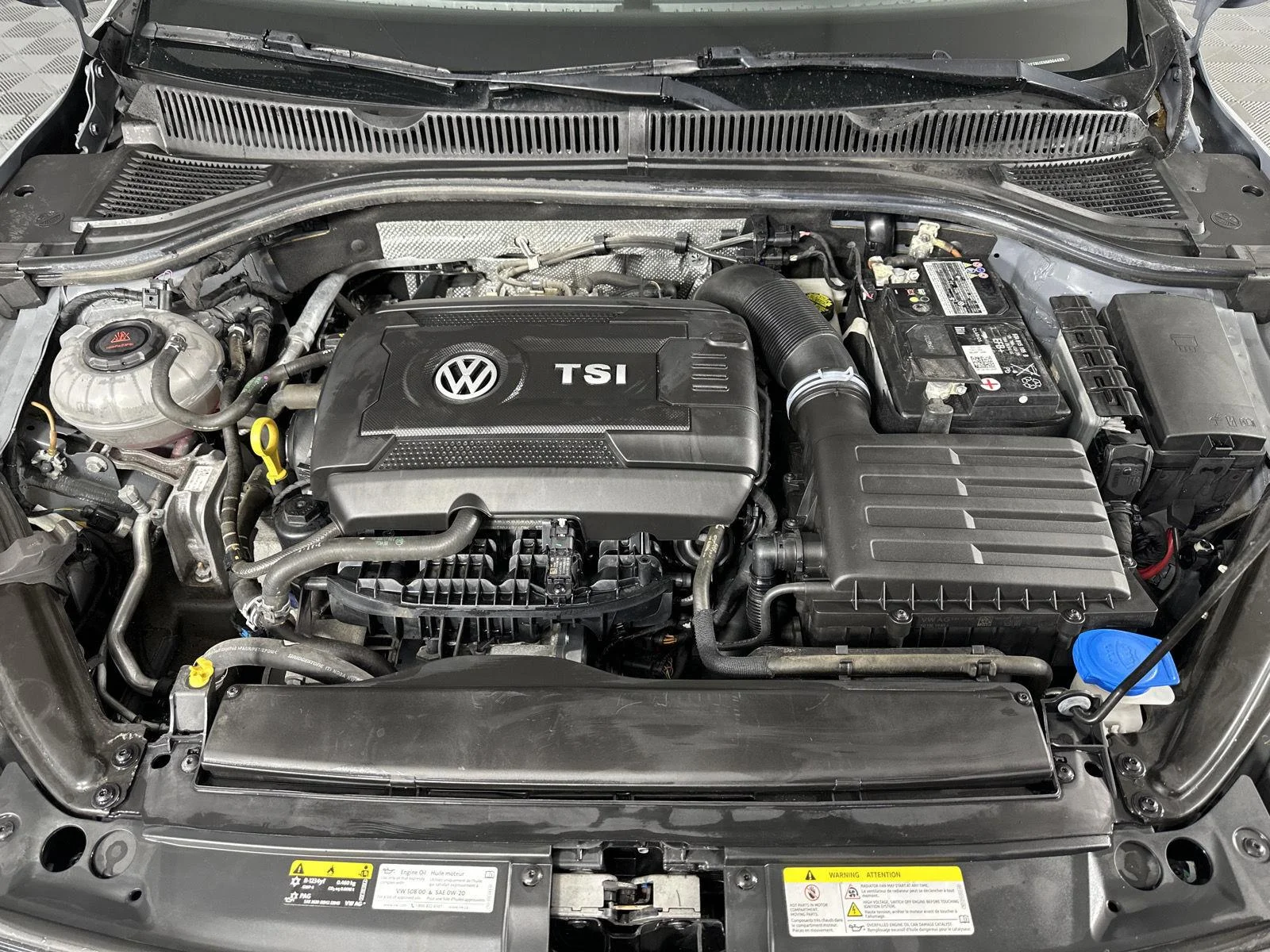 Used 2022 Pure Gray w/Black Roof Volkswagen Autobahn image 4