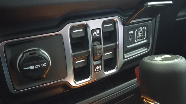 New 2026 Reign Exterior Paint Jeep Sahara image 34