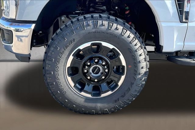 New 2026 Avalanche Ford XLT image 11