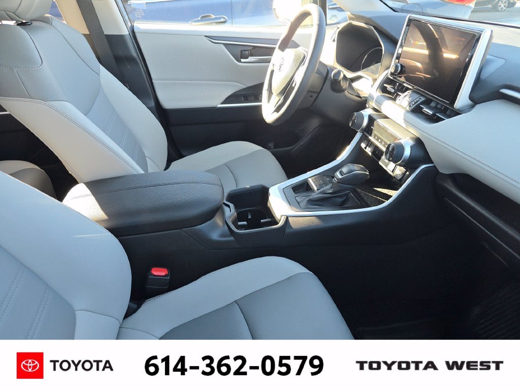 Used 2025 Silver Toyota XLE Premium image 12
