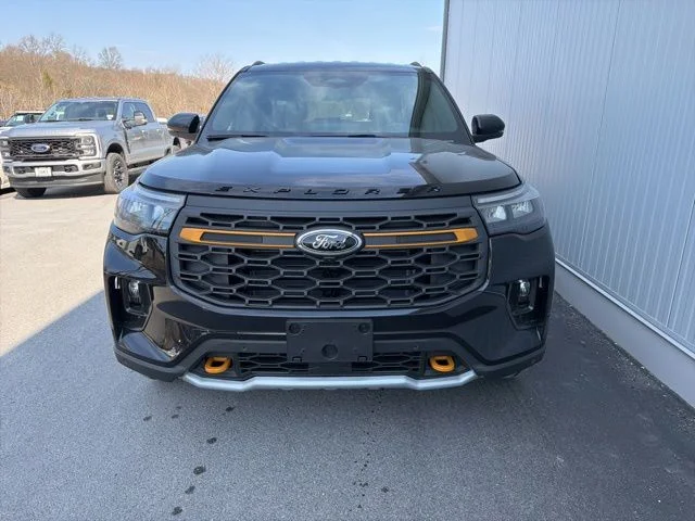 New 2026 Agate Black Metallic Ford Tremor® image 15