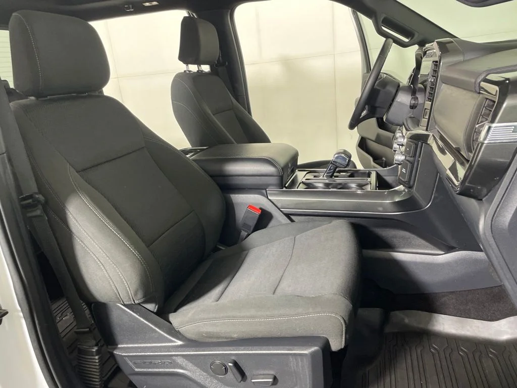 Used 2023 White Ford XLT image 24