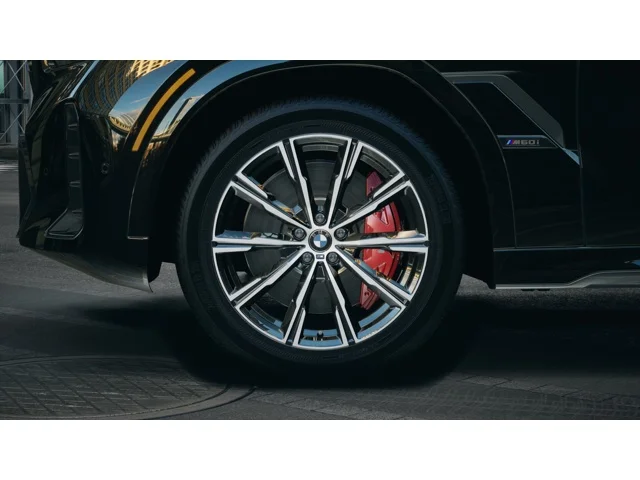 New 2027 Black Sapphire Metallic BMW M60i image 7
