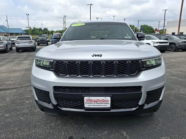 Certified Used 2024 Silver Jeep Altitude X image 3