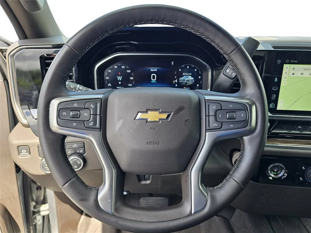 Used 2023 Sterling Gray Metallic Chevrolet LT image 18