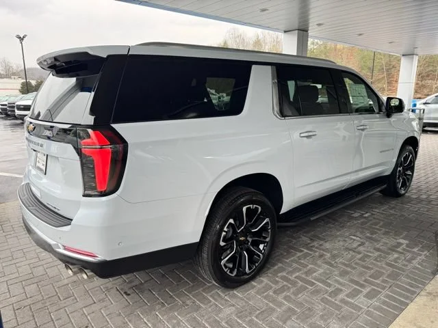 2026 Chevrolet Suburban Premier - Photo 10