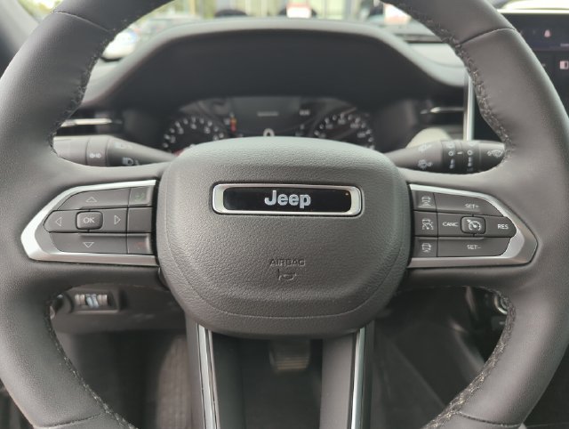 Used 2024 Gray Jeep Limited image 43