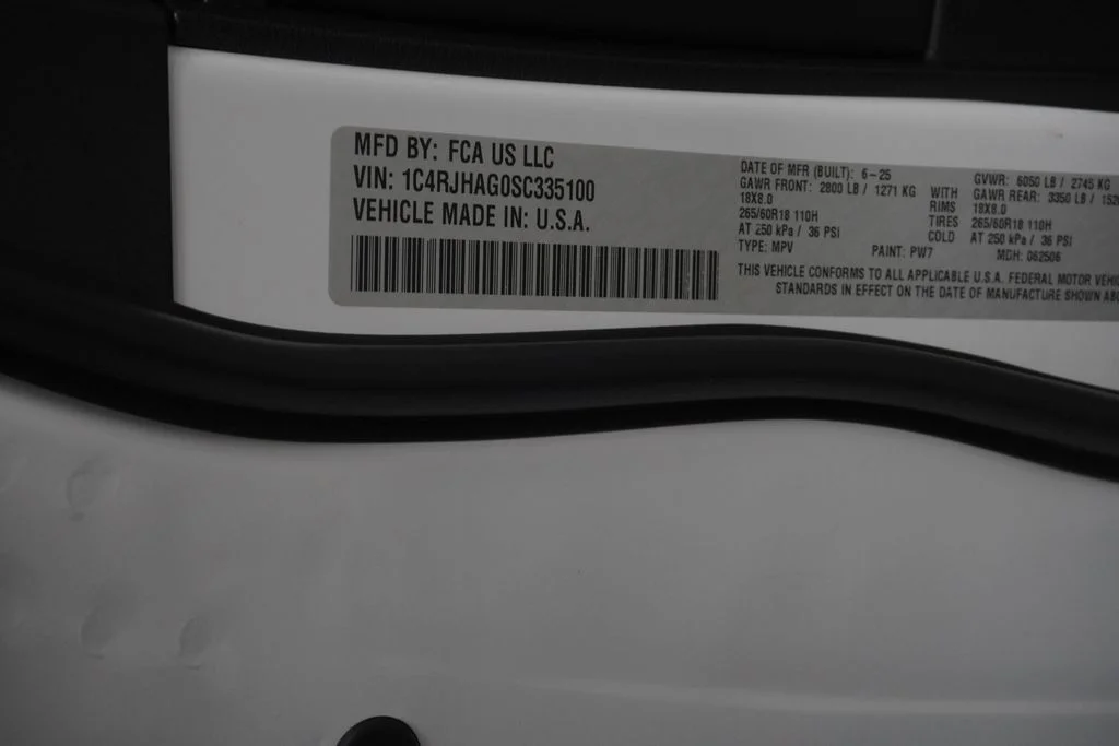 Used 2025 White Jeep Laredo X image 53