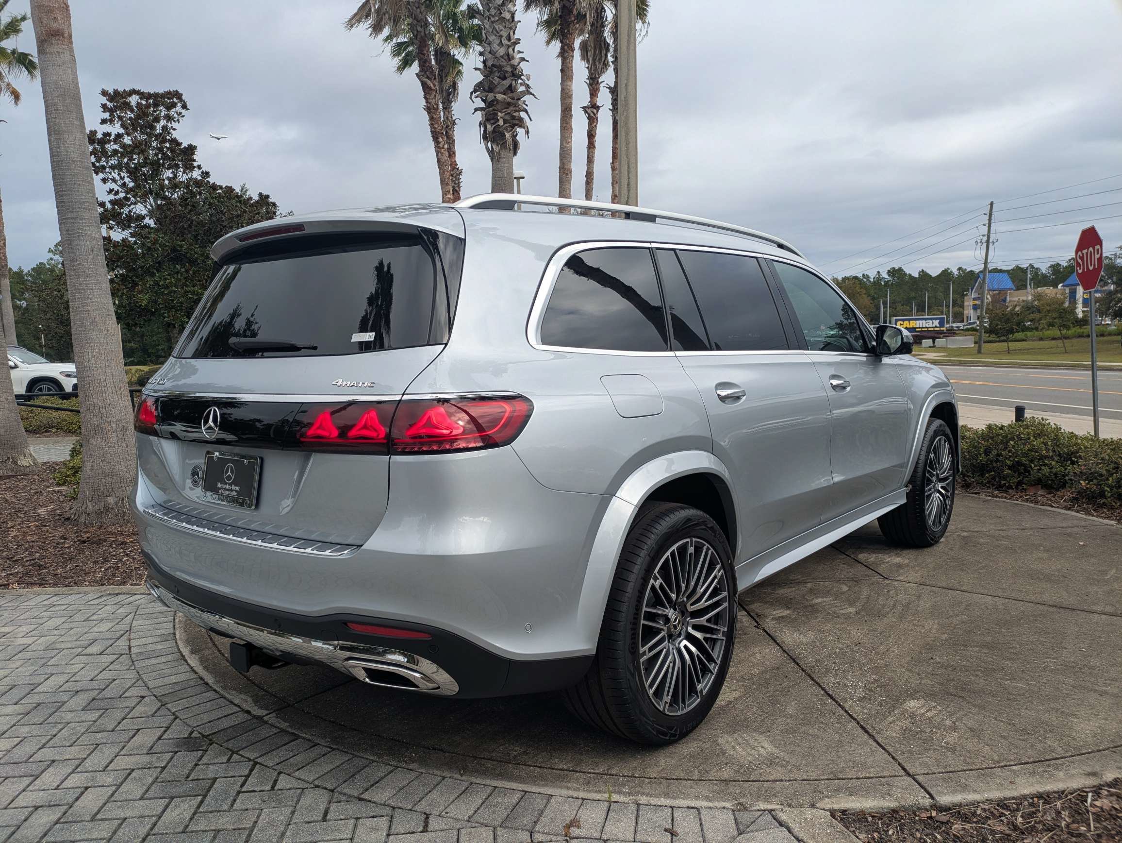 New 2027 Cirrus Silver Metallic Mercedes-Benz GLS 450 image 3