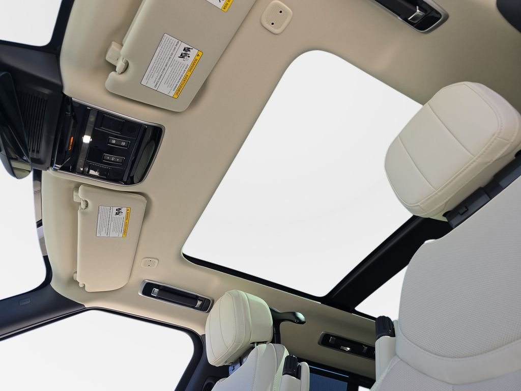 New 2026 Ostuni Pearl White Land Rover SE image 32